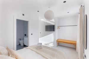 Photo 15- click for photo gallery